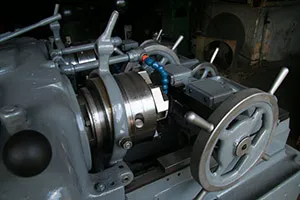 Machine used for metal threading